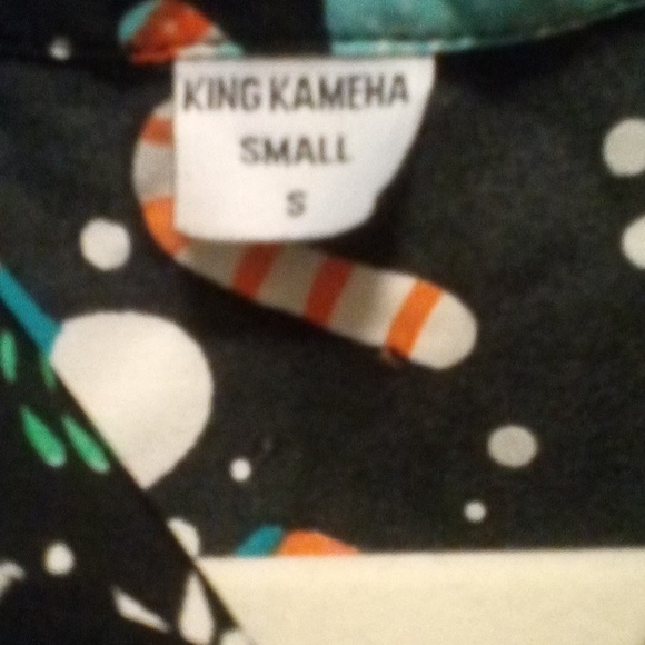 Hawaiian Holiday Shirt - Picture 4 of 4